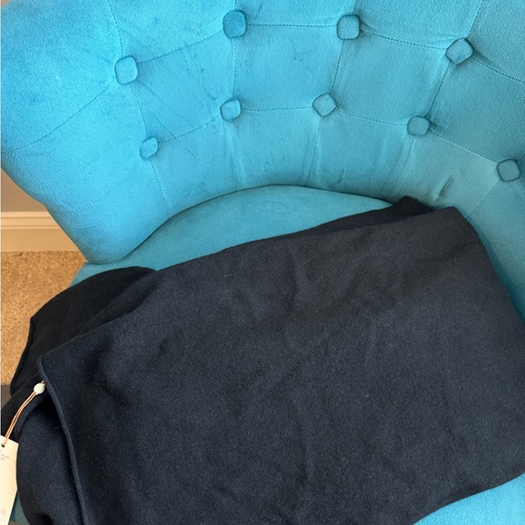 Beautiful Brand new with tags 100% cashmere “Quince” wrap - Picture 7 of 9